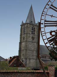 met zicht op de kerk